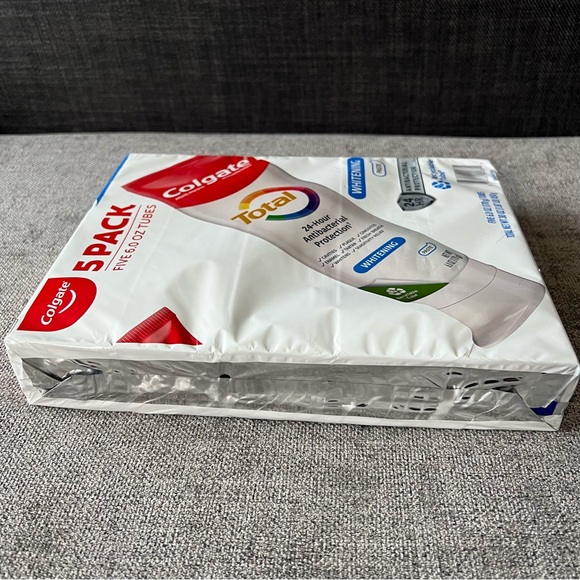 NIB Colgate Total Whitening Toothpaste- 5 Pack - Picture 2 of 6